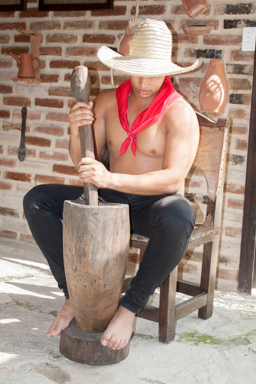 Ceremonia tradicional cubana del café. Foto J. Loo Vázquez